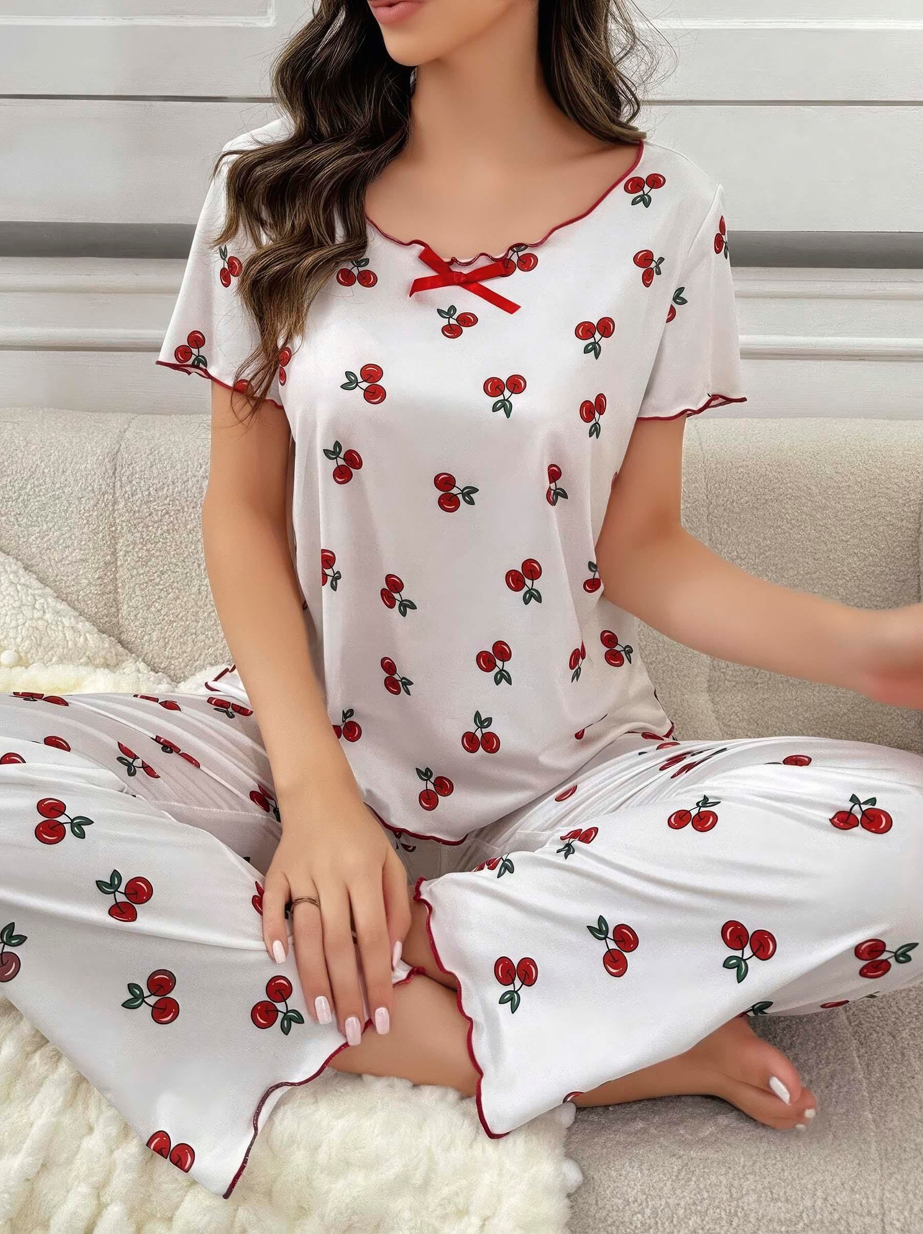 Kadın Beyaz Kiraz Desenli Kısa Kollu Yumuşak Pijama Takımı 5128